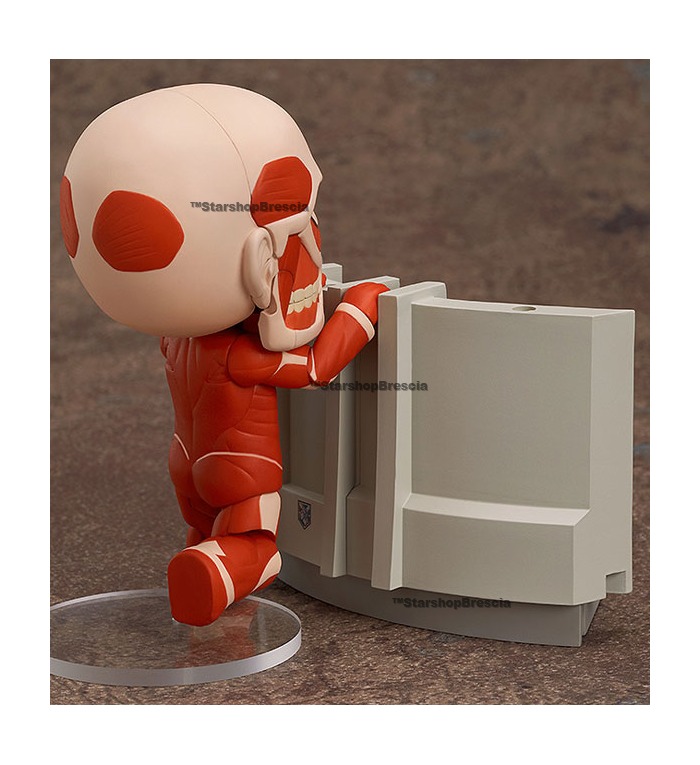 ATTACK ON TITAN - Colossal Titan & Attack on Titan Playset Nendoroid