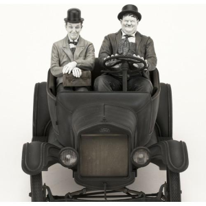 STAN LAUREL & OLIVER HARDY - Stanlio e Ollio - Ford T Runabout 1/12 Polystone Statue