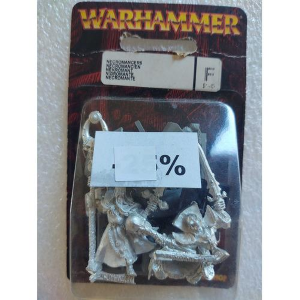 WARHAMMER FANTASY - Vampire Counts Necromancers 91-45 Ver.C