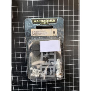 WARHAMMER 40K - Space Marine Apothecary 48-39