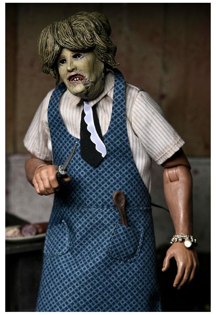 TEXAS CHAINSAW MASSACRE - Leatherface with Old Lady Mask Clothed Action Figure