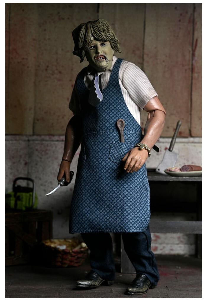 TEXAS CHAINSAW MASSACRE - Leatherface with Old Lady Mask Clothed Action Figure
