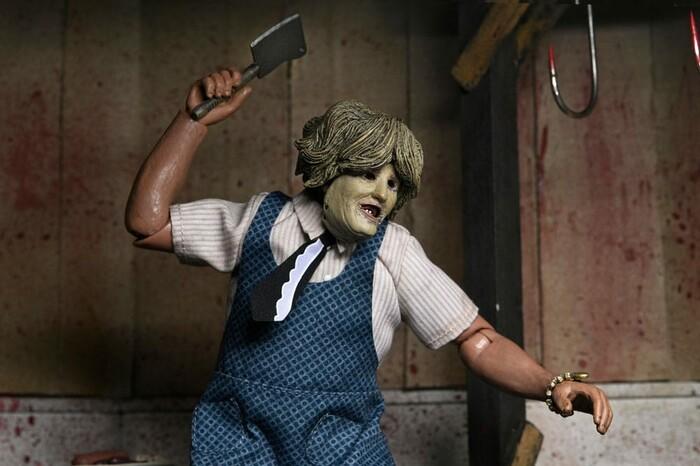 TEXAS CHAINSAW MASSACRE - Leatherface with Old Lady Mask Clothed Action Figure
