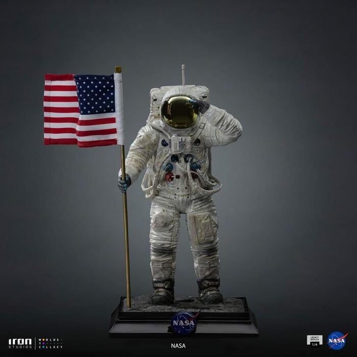 NASA - Apollo 11 Astronaut 1/4 Legacy Replica Polystone Statue