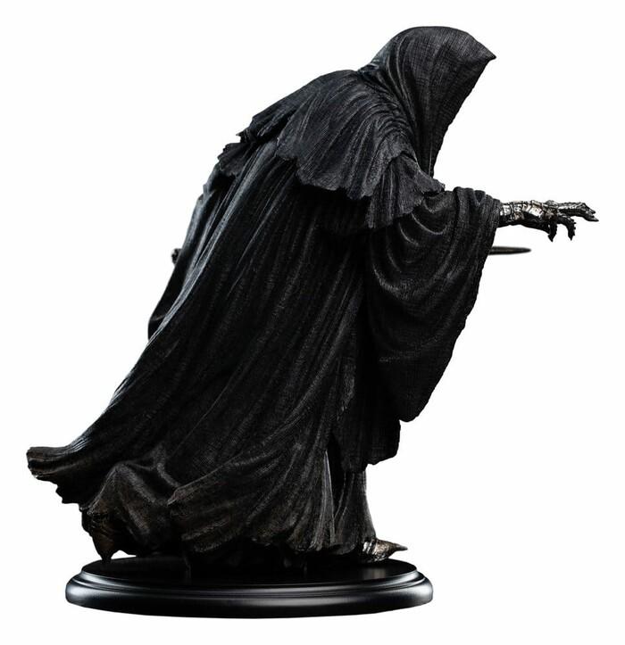 LORD OF THE RINGS - Ringwraith at the Prancing Pony Mini Polystone Statue
