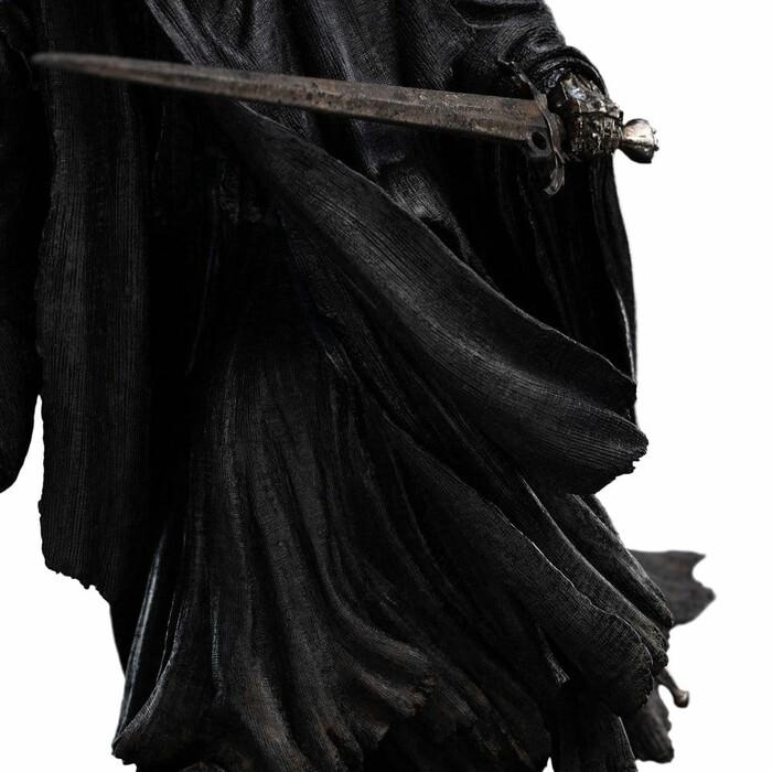 LORD OF THE RINGS - Ringwraith at the Prancing Pony Mini Polystone Statue
