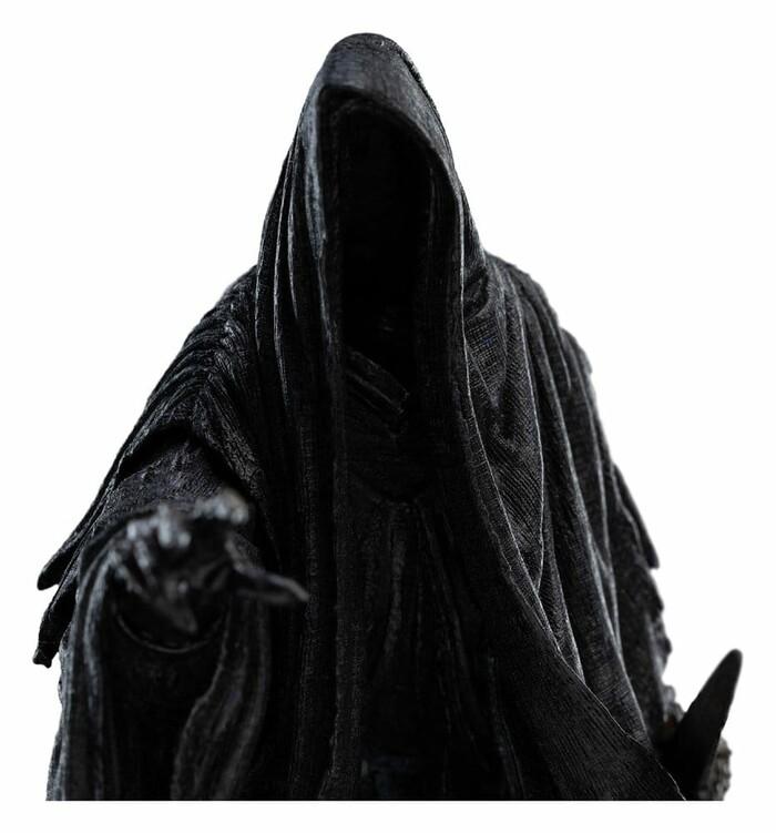LORD OF THE RINGS - Ringwraith at the Prancing Pony Mini Polystone Statue