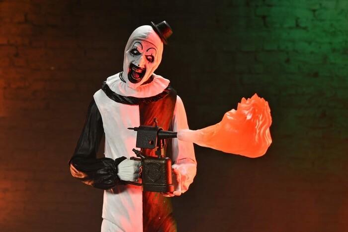 TERRIFIER 2 - Art the Clown & Little Pale Girl Ultimate Action Figure 2-Pack