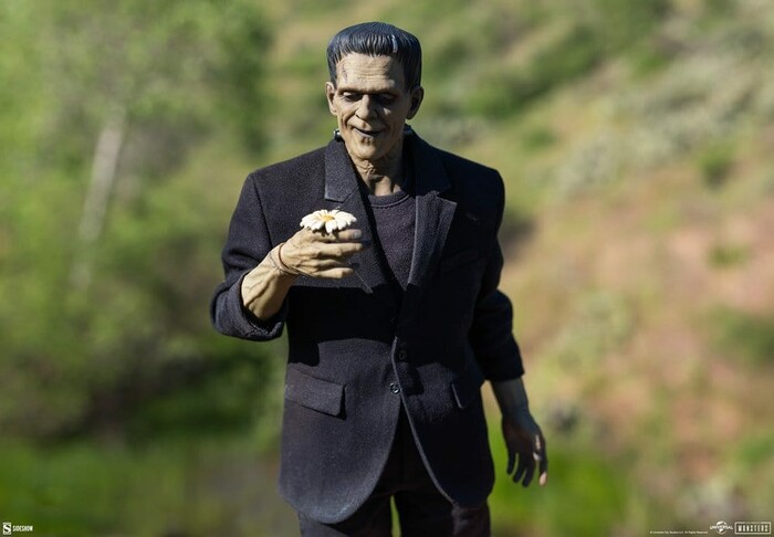 UNIVERSAL MONSTERS - Frankenstein Monster 1/6 Action Figure 12" Deluxe Plus Edition