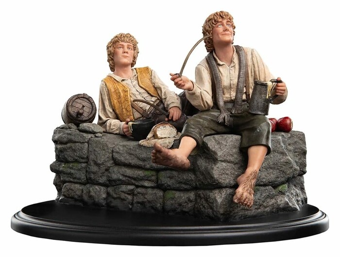LORD OF THE RINGS - Merry and Pippin Mini Polystone Statue