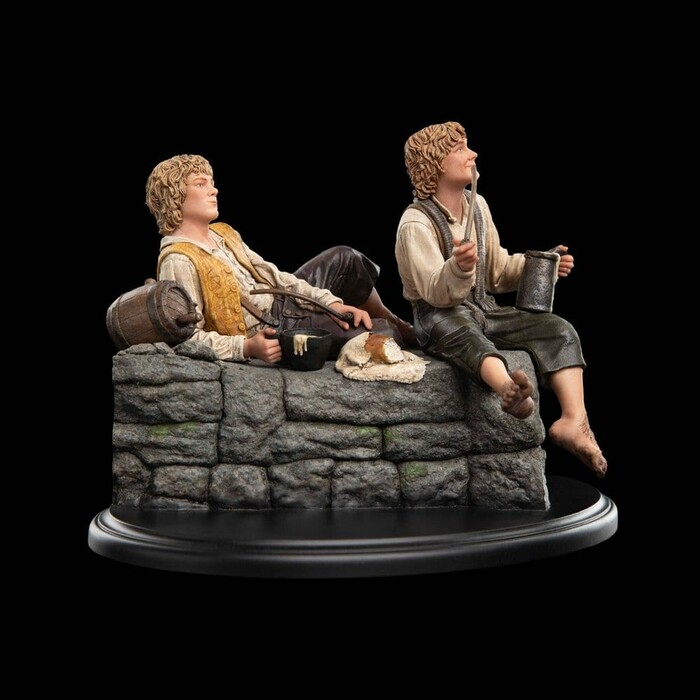 LORD OF THE RINGS - Merry and Pippin Mini Polystone Statue
