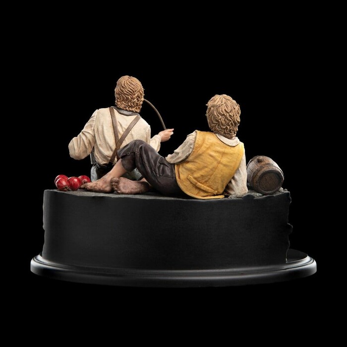 LORD OF THE RINGS - Merry and Pippin Mini Polystone Statue