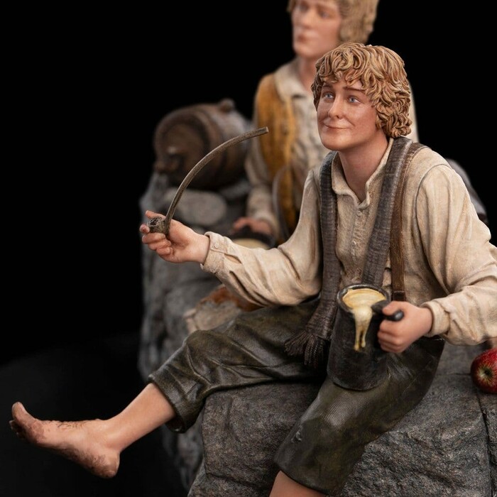 LORD OF THE RINGS - Merry and Pippin Mini Polystone Statue