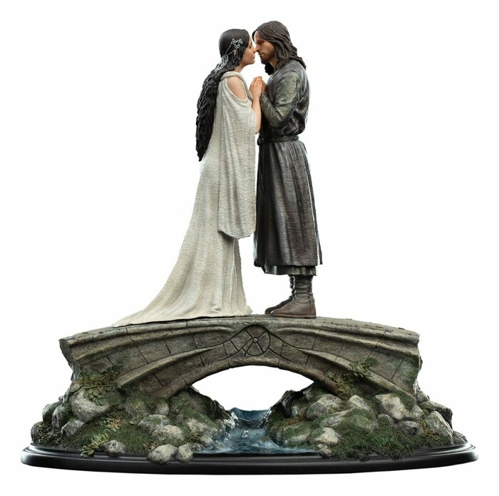 LORD OF THE RINGS - Aragorn & Arwen Mini Polystone Statue