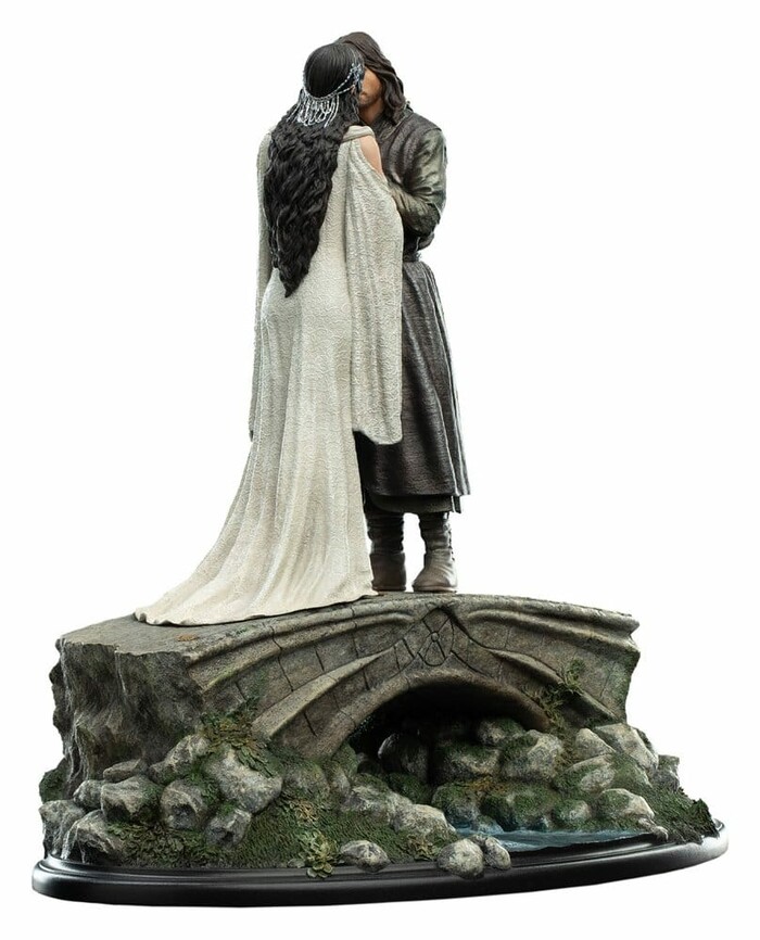LORD OF THE RINGS - Aragorn & Arwen Mini Polystone Statue