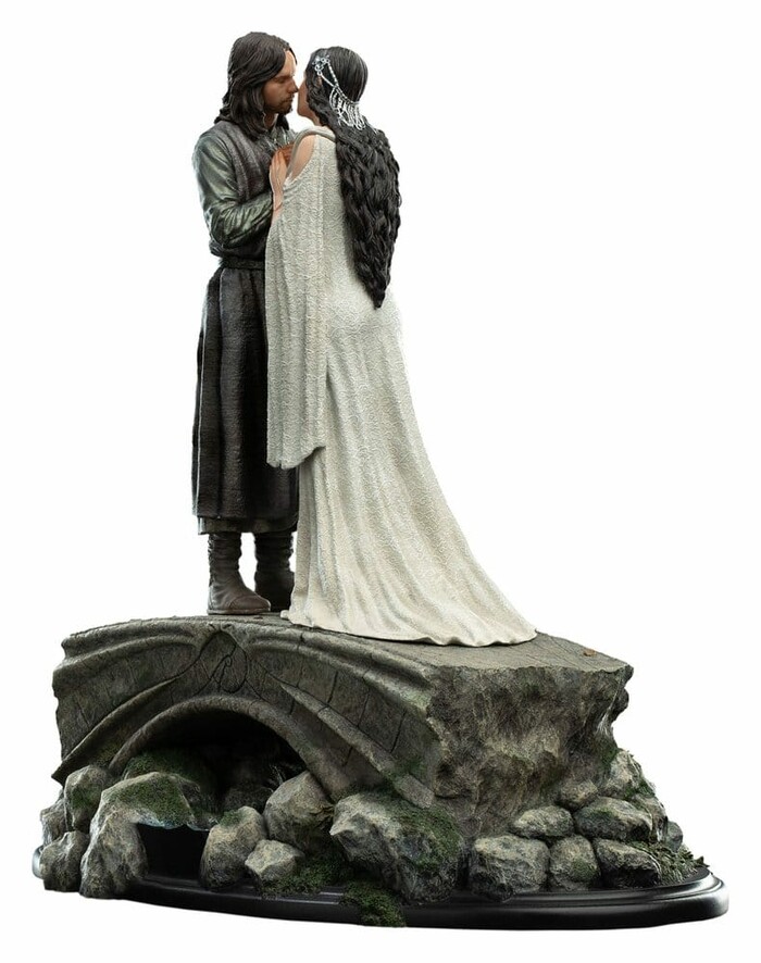 LORD OF THE RINGS - Aragorn & Arwen Mini Polystone Statue