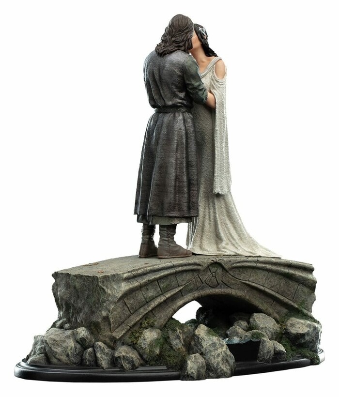 LORD OF THE RINGS - Aragorn & Arwen Mini Polystone Statue