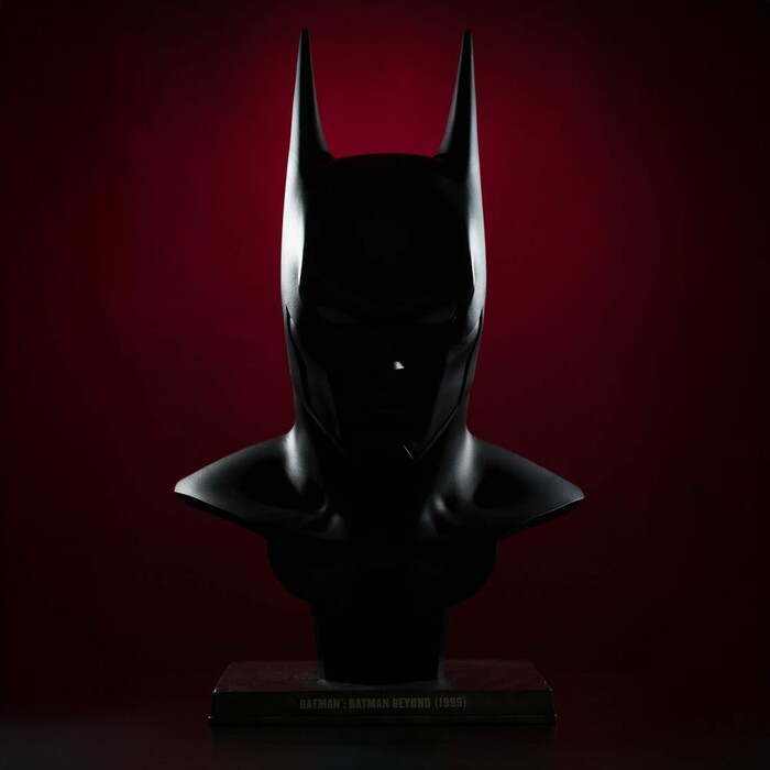 BATMAN - Batman Beyond - Bat Cowl 1/1 Replica