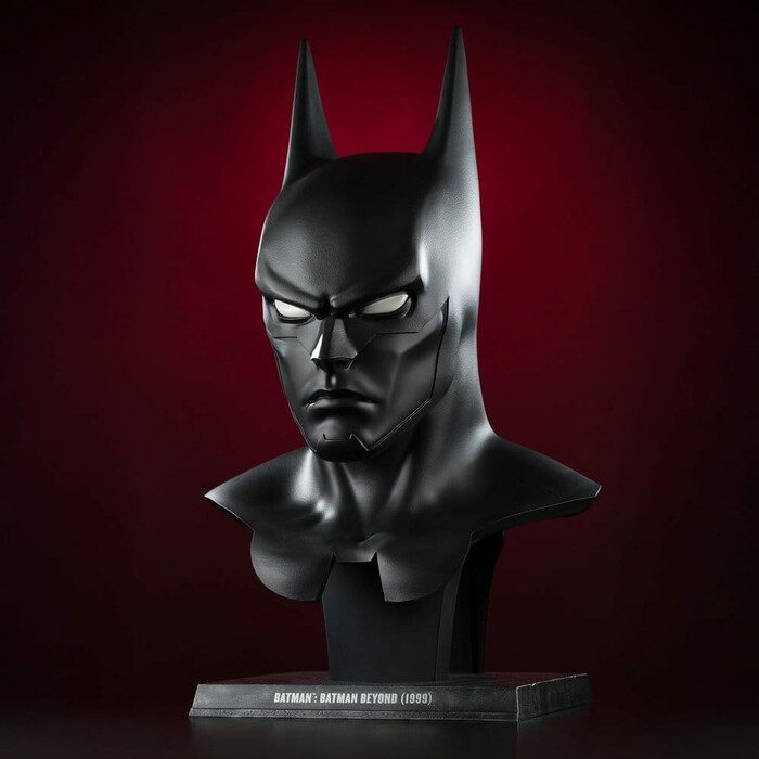BATMAN - Batman Beyond - Bat Cowl 1/1 Replica