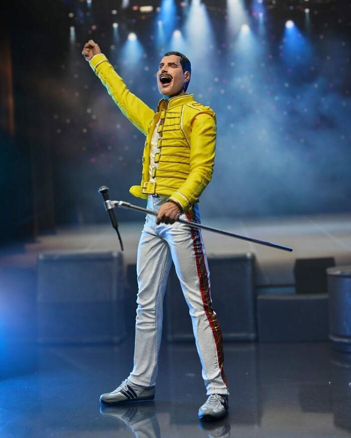 QUEEN - Freddie Mercury Yellow Jacket Action Figure
