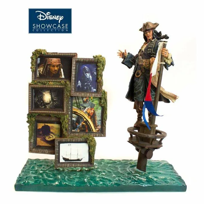PIRATES OF THE CARIBBEAN - Jack Sparrow Scene Polystone Statue - Damaged Box