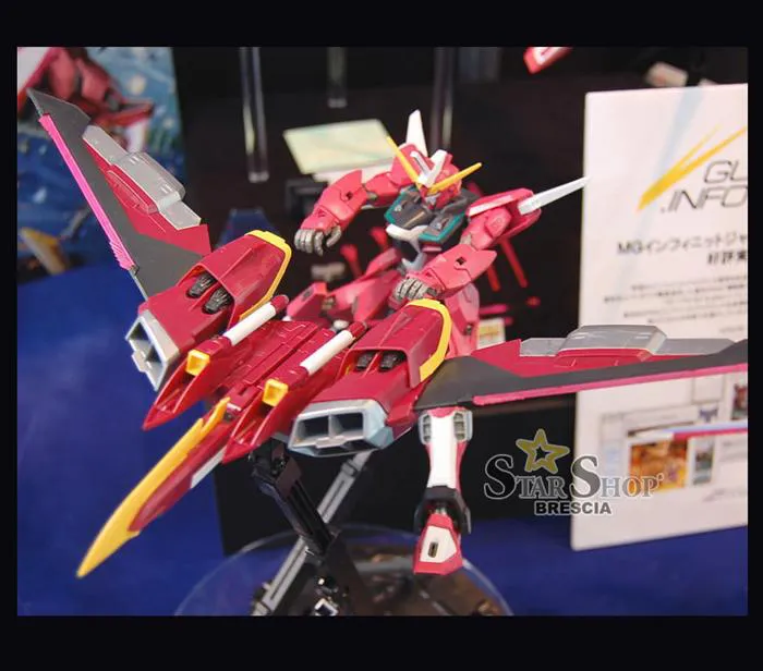 GUNDAM - 1/100 Infinite Justice Master Grade Model Kit MG
