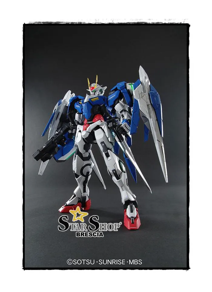 GUNDAM - 1/60 Gundam 00 Raiser Perfect Grade Model Kit PG
