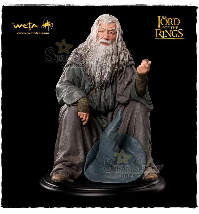 LORD OF THE RINGS - Gandalf Statue