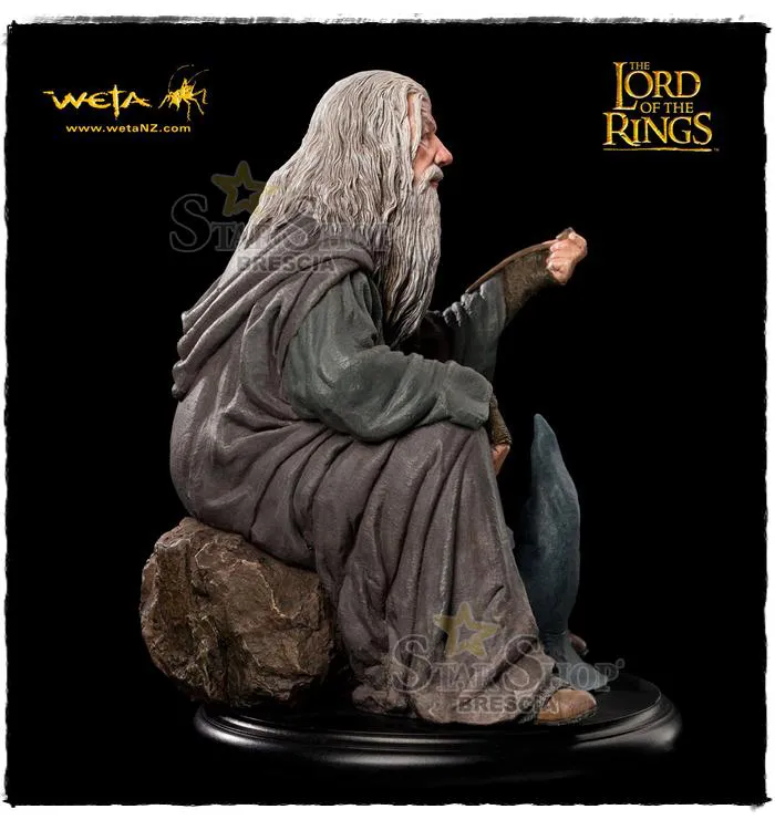 LORD OF THE RINGS - Gandalf Statue