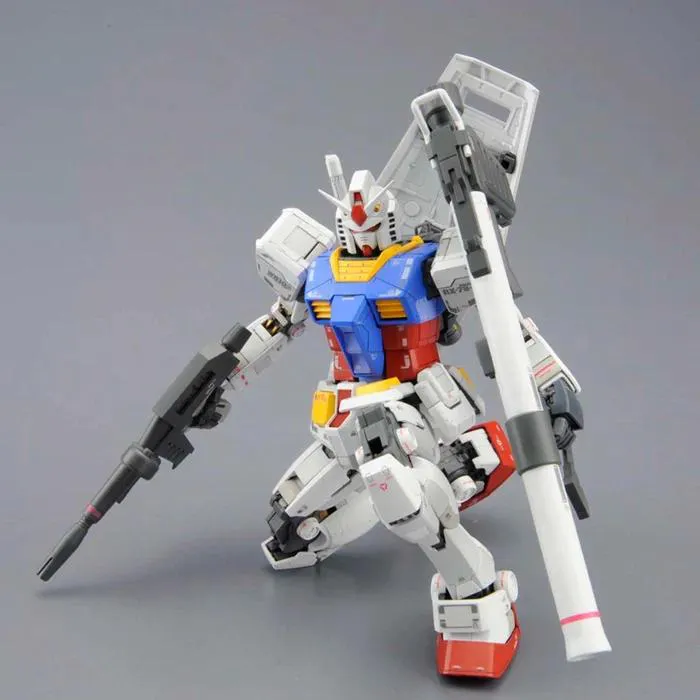 GUNDAM - 1/100 RX-78-2 Ver. 3.0 Master Grade Model Kit MG