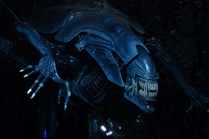 ALIENS - Xenomorph Alien Queen Ultra Deluxe Action Figure