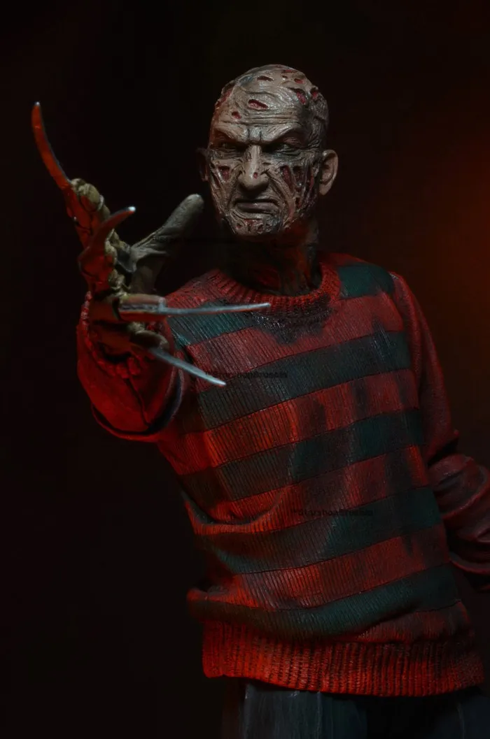 NIGHTMARE on Elm Street - Ultimate Freddy Krueger 30th Action Figure - Damaged Box