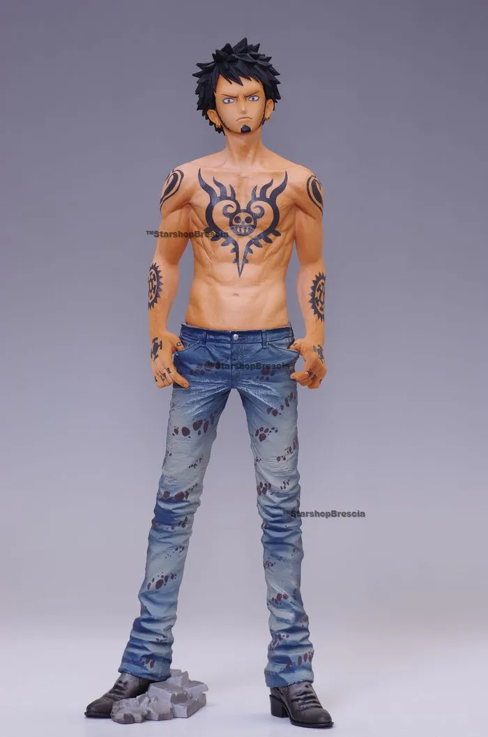 ONE PIECE - King Of Artist Trafalgar Law Pvc Figure