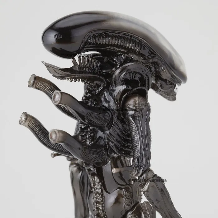 ALIEN - Sci-fi Revoltech N.001 Alien Classic Renewal Package Edition Action Figure