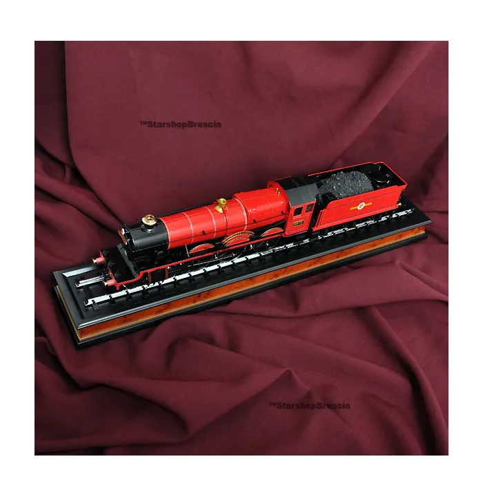 HARRY POTTER - Hogwarts Express 1/50 Train