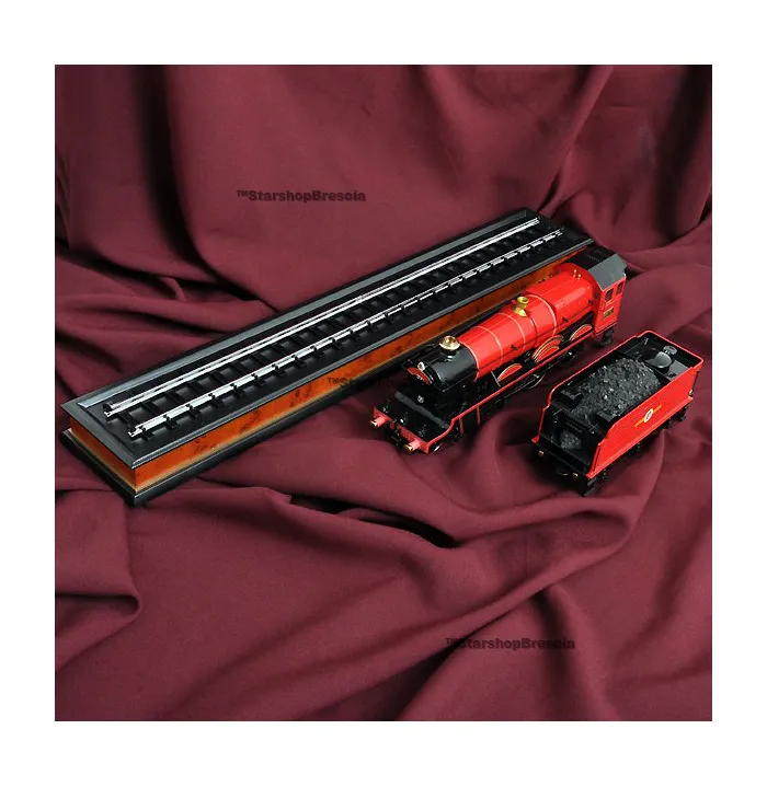 HARRY POTTER - Hogwarts Express 1/50 Train