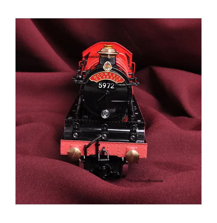 HARRY POTTER - Hogwarts Express 1/50 Train