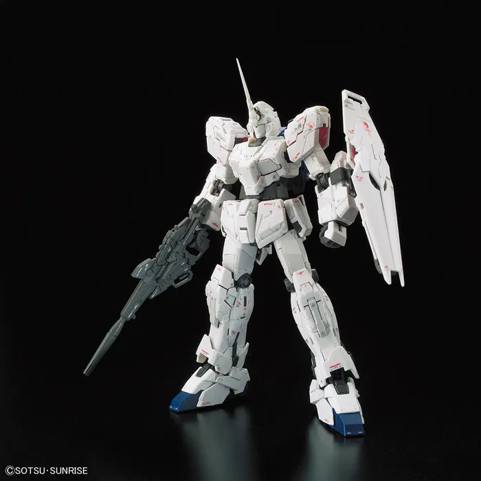 GUNDAM - 1/144 RX-0 Unicorn Real Grade Model Kit RG # 25