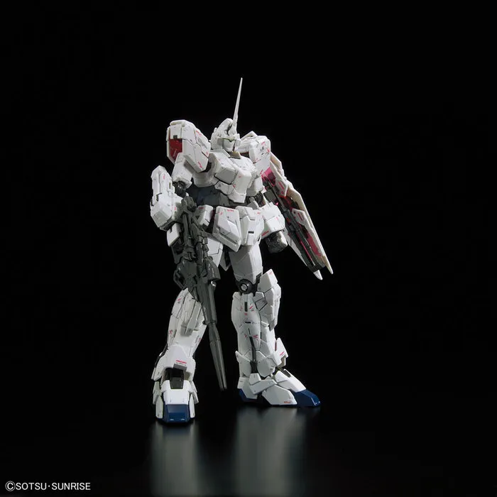 GUNDAM - 1/144 RX-0 Unicorn Real Grade Model Kit RG # 25