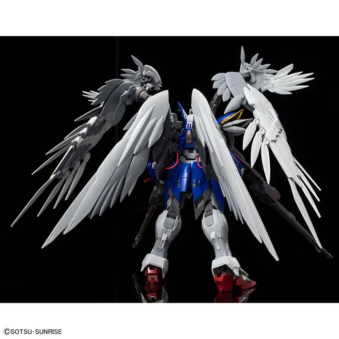 GUNDAM - 1/100 High Resolution Wing Gundam Zero EW Model Kit