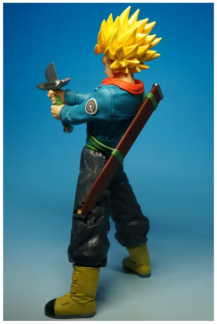 DRAGON BALL - Super - Future Trunks SSJ 2 Final Hope Slash DX Pvc Figure