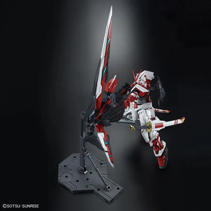 GUNDAM - 1/60 Astray Red Frame Kai Perfect Grade Model Kit PG MBF-P02KAI