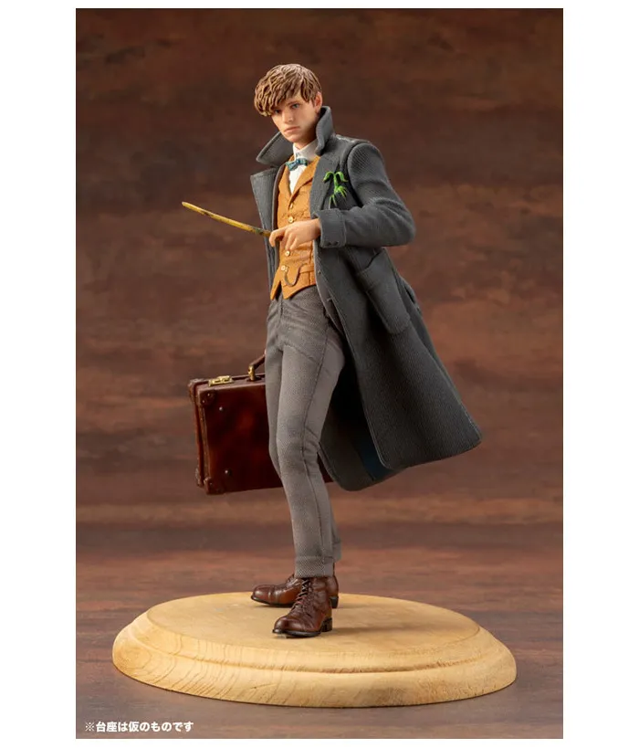 FANTASTIC BEASTS - Newt Scamander ArtFX+ 1/10 Pvc Figure