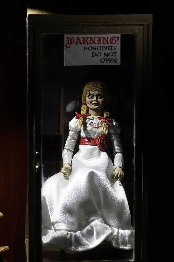 THE CONJURING - Ultimate Annabelle Action Figure