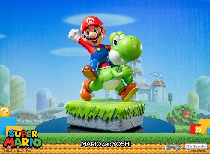 SUPER MARIO - Mario & Yoshi Polystone Statue
