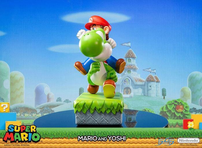 SUPER MARIO - Mario & Yoshi Polystone Statue