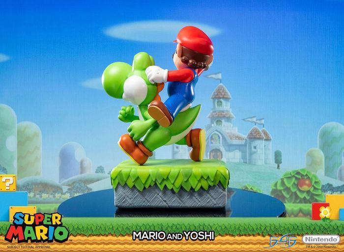 SUPER MARIO - Mario & Yoshi Polystone Statue