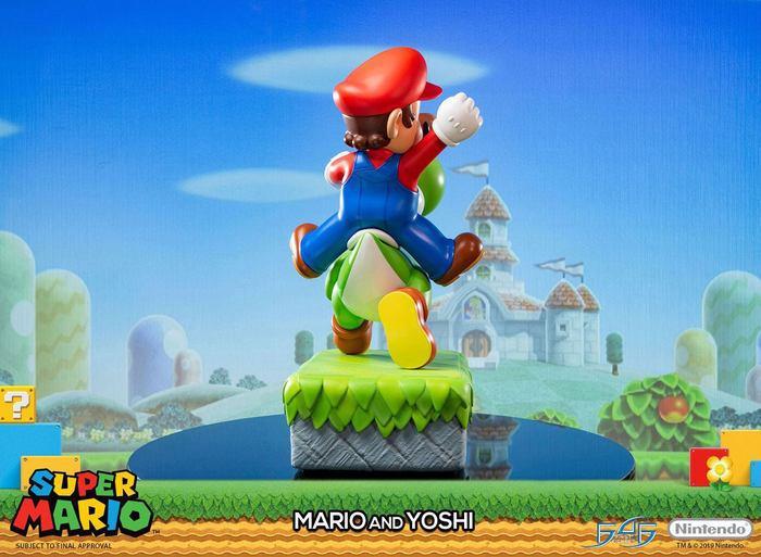 SUPER MARIO - Mario & Yoshi Polystone Statue