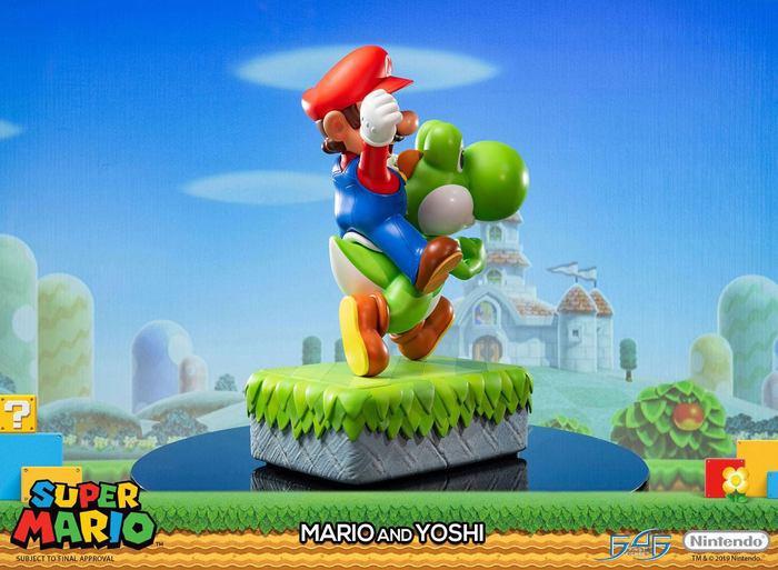 SUPER MARIO - Mario & Yoshi Polystone Statue