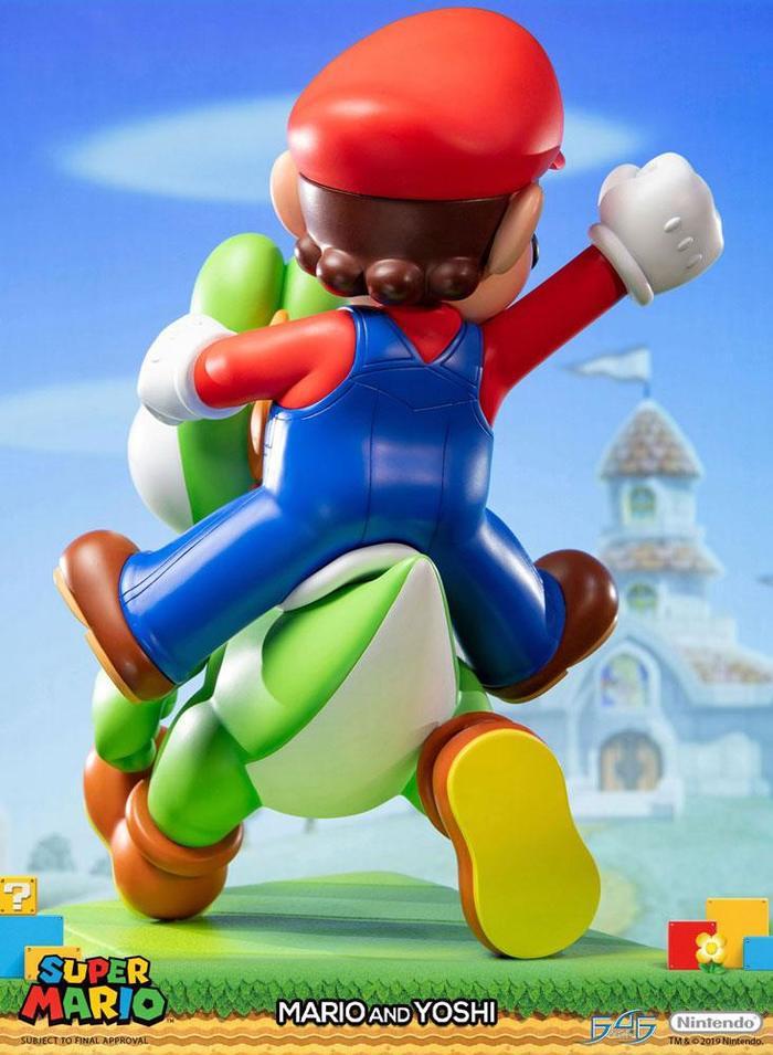 SUPER MARIO - Mario & Yoshi Polystone Statue